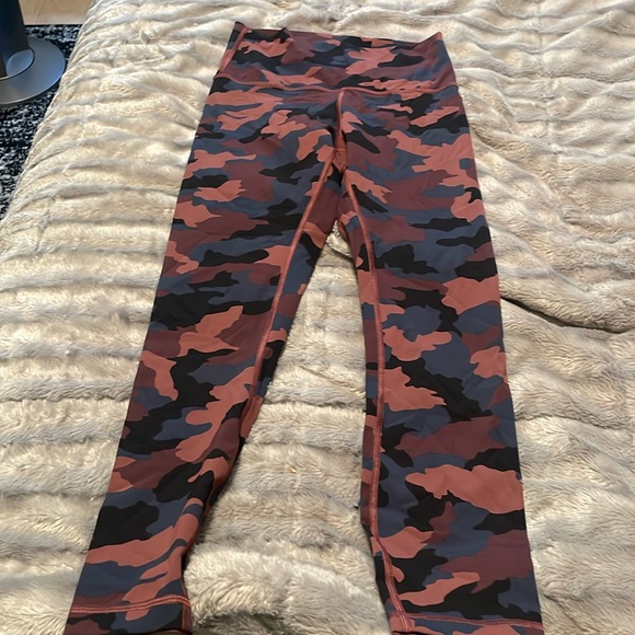 Lululemon Camo full length legging size 6  worn once - Picture 1 of 6